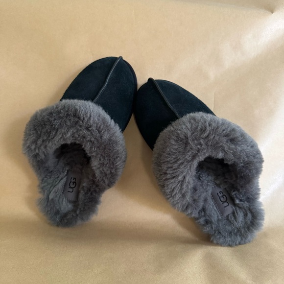UGG scufette II slipper Black 7 - Picture 1 of 4